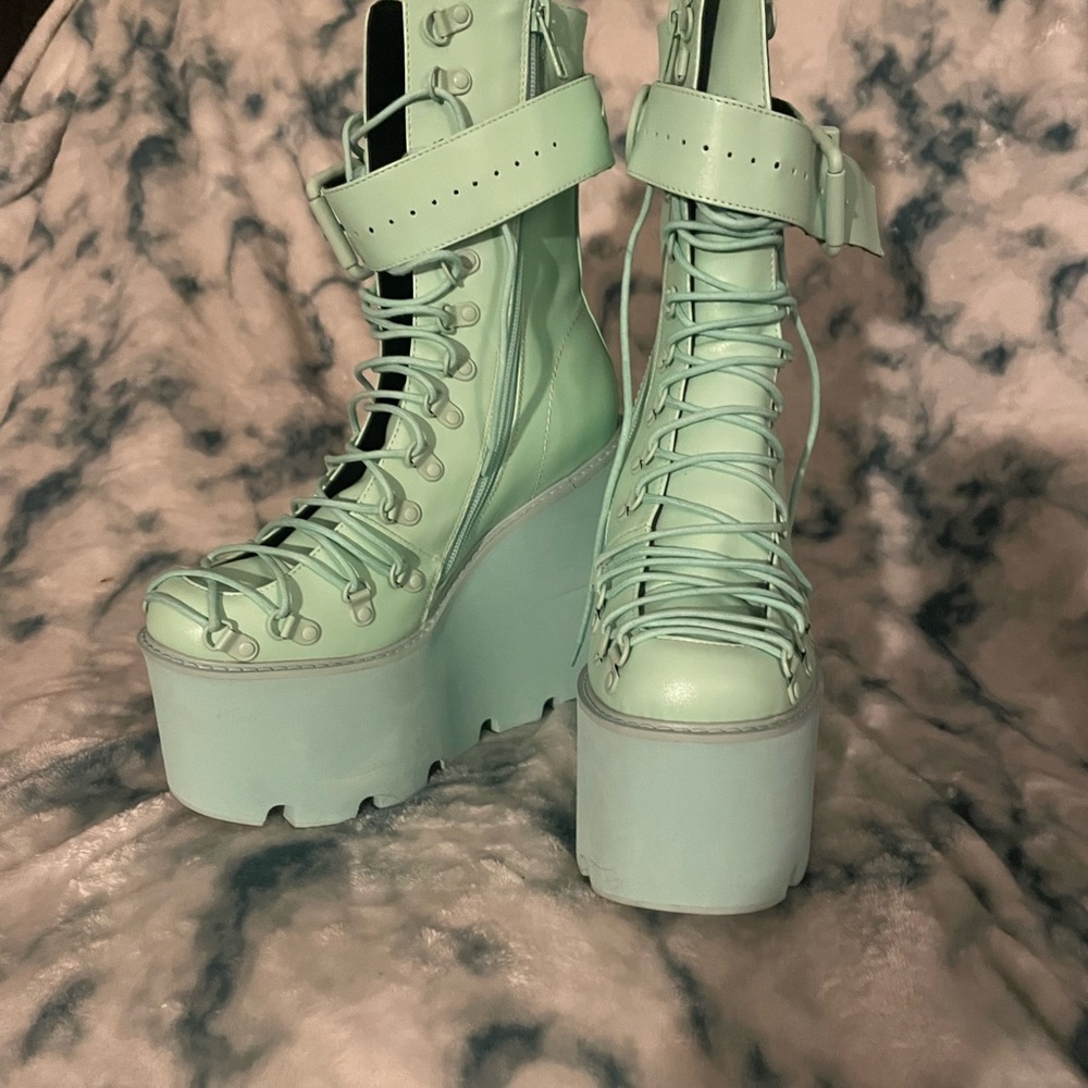 Sugar Thrillz Mint Traitor Boots Dollskill